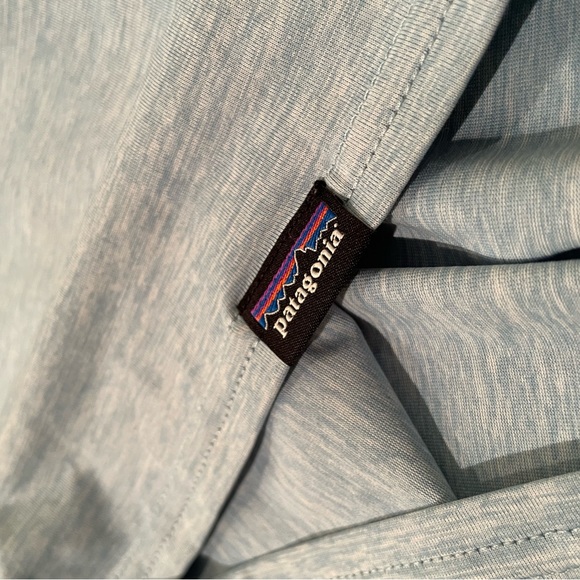 Patagonia Men’s T-Shirt XL Light Blue with Graphic Surf Logo Great for Beach - Picture 8 of 11